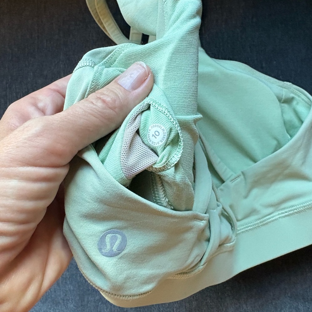 lululemon Energy Bra *Medium Support B–D Cups Color: Creamy Mint - Picture 5 of 6